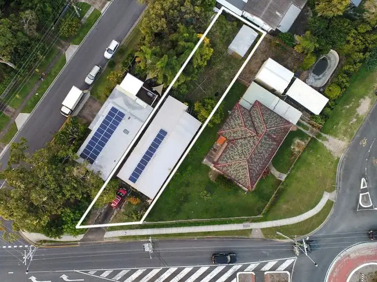 453 Seventeen Mile Rocks Road