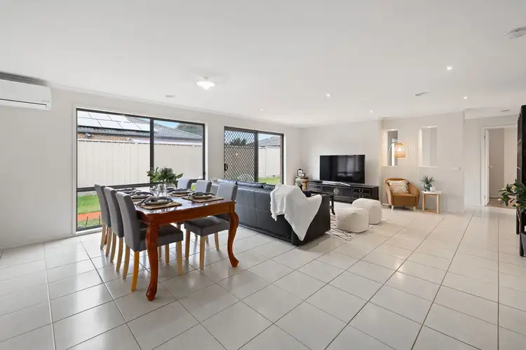 Sixth view of Homely house listing, 2 Blaze Terrace, Tarneit VIC 3029