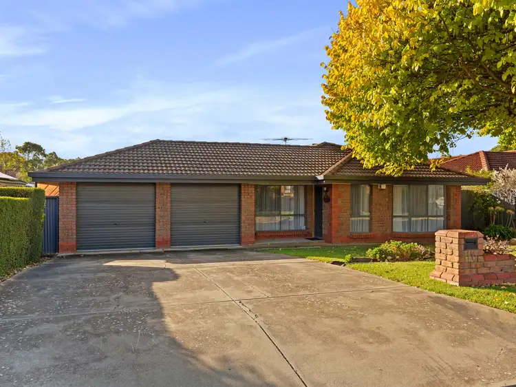 16 Holmeswood Court, Onkaparinga Hills SA 5163