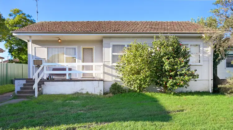 10 Bocking Avenue, Bradbury NSW 2560