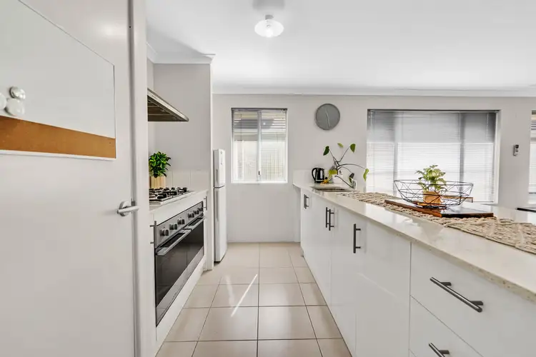 Fifth view of Homely house listing, 8 Fenians Pass, South Yunderup WA 6208