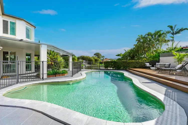 190 Dunlin Drive, Burleigh Waters QLD 4220