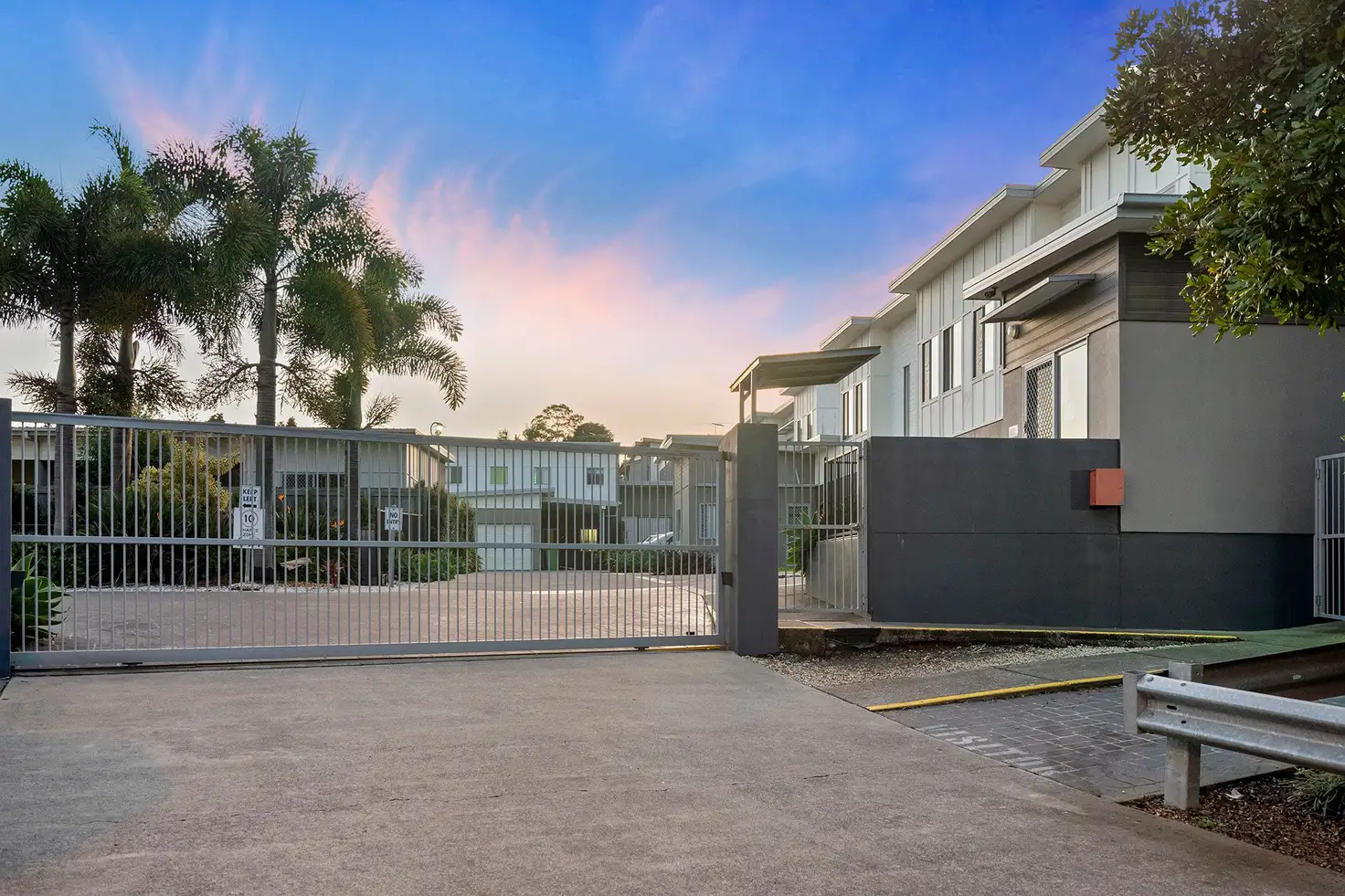 Main view of Homely townhouse listing, 28/2-10 Cascade Drive, Underwood QLD 4119