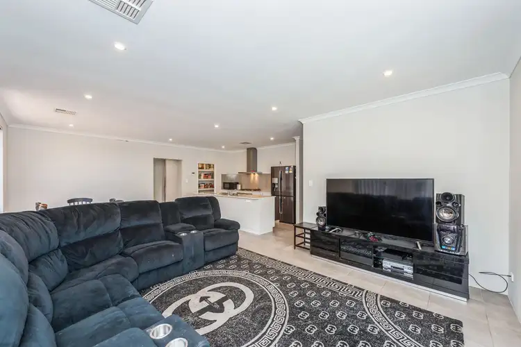 15 Holbeck Way, Baldivis WA 6171