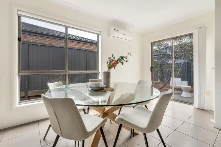 Fifth view of Homely house listing, 3 Plaza Court, Roxburgh Park VIC 3064