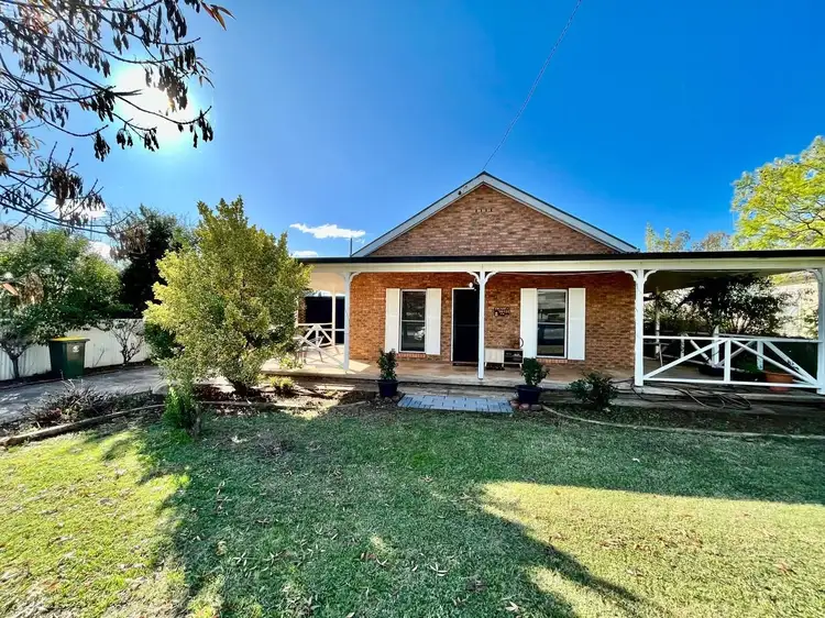 15 Barton Street, Forbes NSW 2871