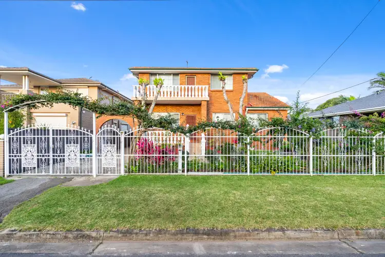 106 Salisbury Street, Canley Heights NSW 2166