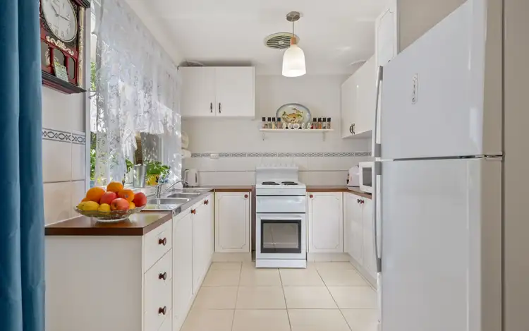 Fifth view of Homely house listing, 10 Brett Place, Ingleburn NSW 2565