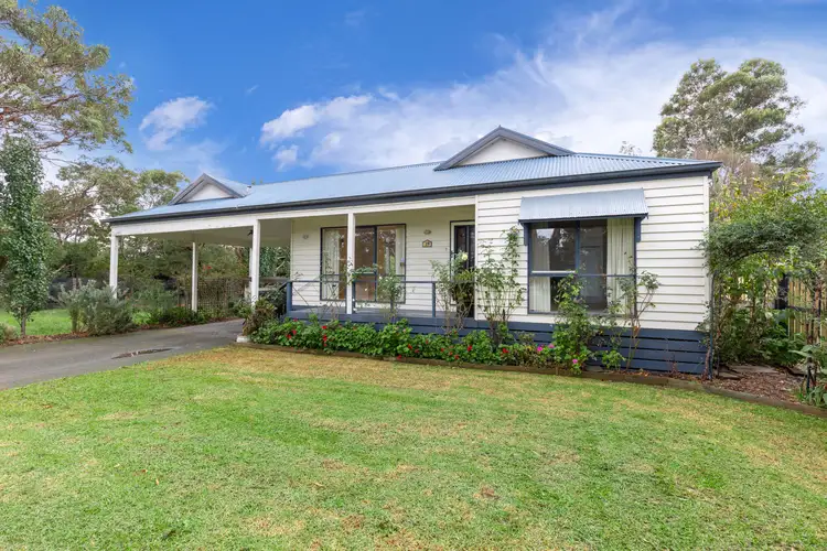 19 Bayview Avenue, Rosebud VIC 3939