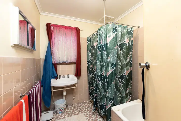 Fifth view of Homely house listing, 2 Male Court, Murray Bridge SA 5253