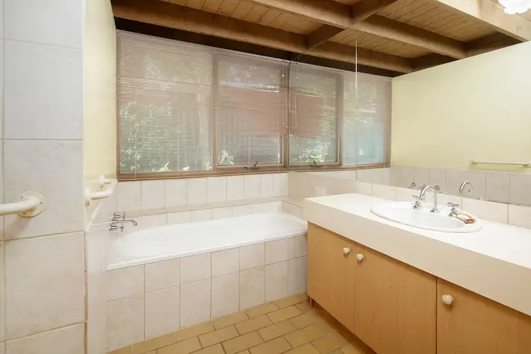 Sixth view of Homely house listing, 8 Glenvista Place, Templestowe VIC 3106