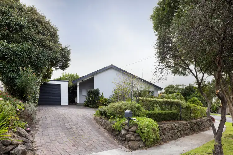 6 Mitic Court, Frankston South VIC 3199