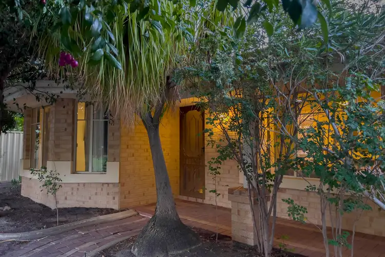 15 Nirimba Close, South Guildford WA 6055