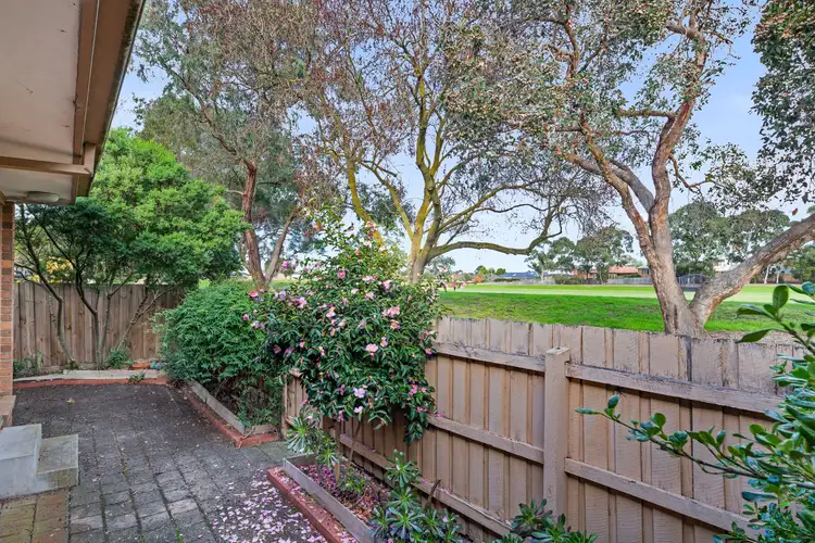 2/20 Coomleigh Avenue, Glen Waverley VIC 3150