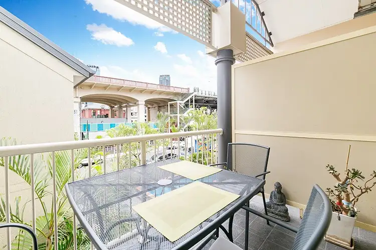 355/85 Deakin Street, Kangaroo Point QLD 4169