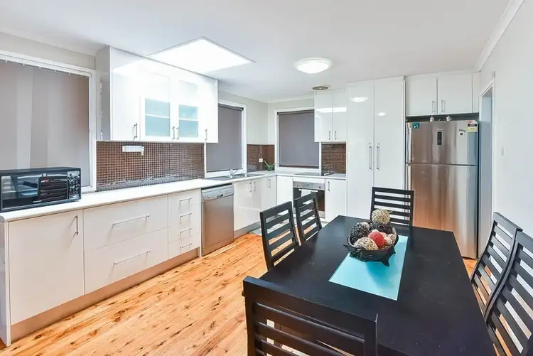 11 Jowett Place, Ingleburn NSW 2565