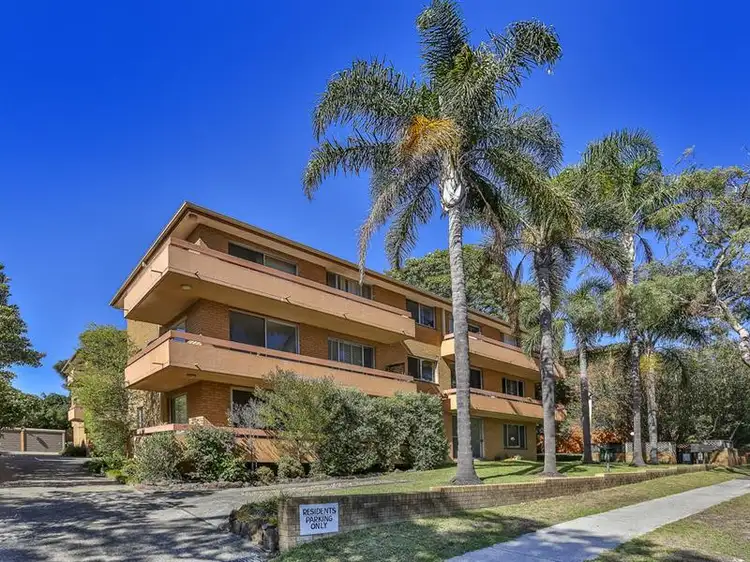 2/84 Wyadra Avenue, Freshwater NSW 2096