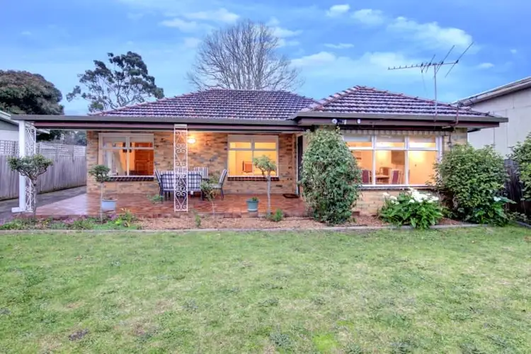 33 Leon Avenue, Rosebud VIC 3939