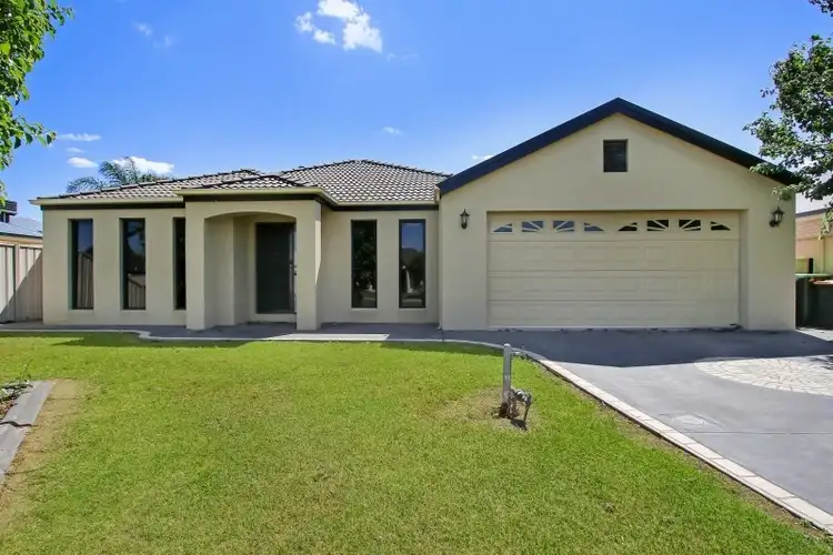 15 Derry Drive, Yarrawonga VIC 3730