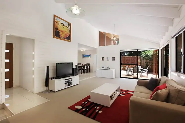 3 Lavinia Street, Southport QLD 4215