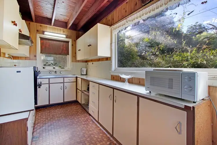 Fourth view of Homely house listing, 1 Pecks Road, Kurrajong Heights NSW 2758
