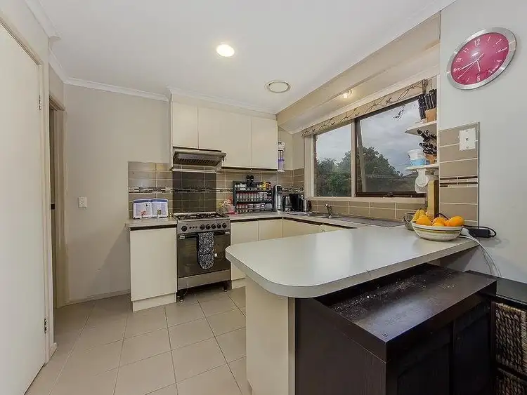 Fifth view of Homely house listing, 2 Regis Close, Werribee VIC 3030