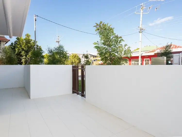 Third view of Homely apartment listing, 2/22 Bay Terrace, Wynnum QLD 4178