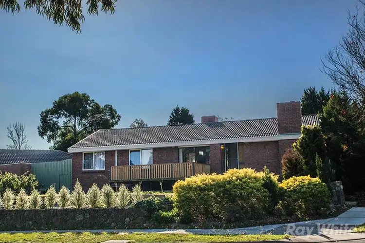 8 Bridgewater Way, Rowville VIC 3178