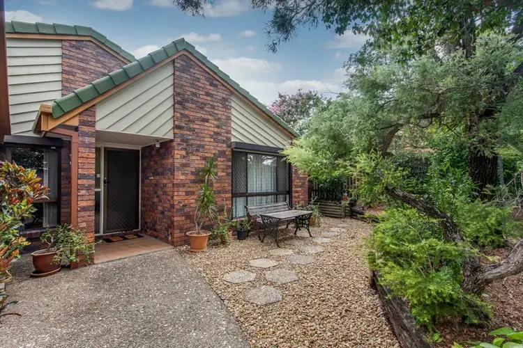 10 Eurabbie Street, Middle Park QLD 4074