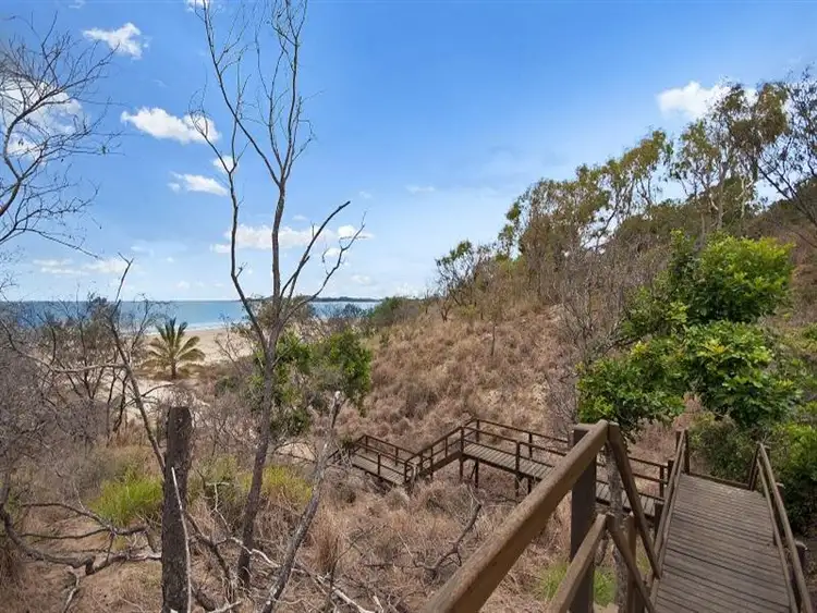4 Sunset Beach Court, Shoal Point QLD 4750