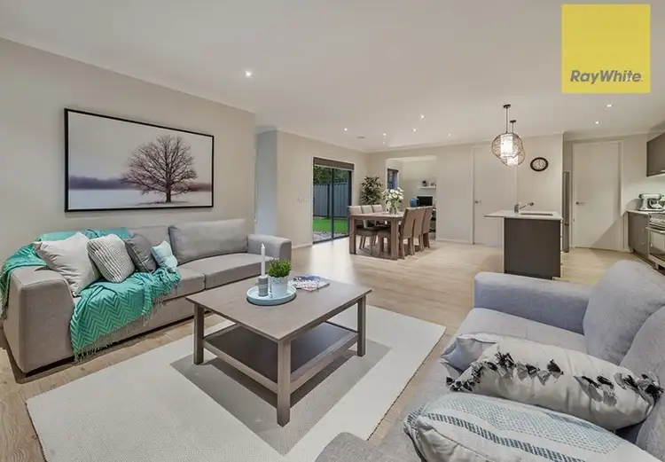 Seventh view of Homely house listing, 32 Viewside Crescent, Craigieburn VIC 3064