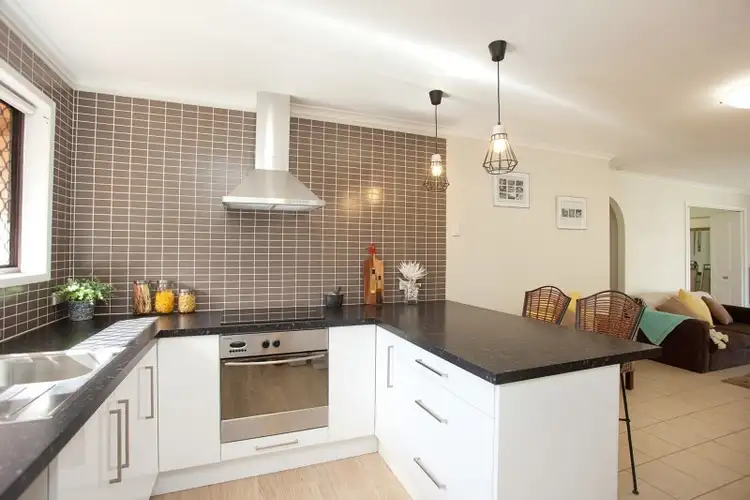 2/8 Telopea Street, Labrador QLD 4215