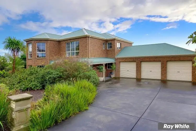 7 Esher Rise, Mount Martha VIC 3934