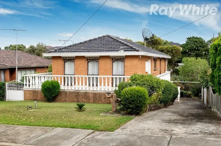 77 San Remo Drive, Avondale Heights VIC 3034