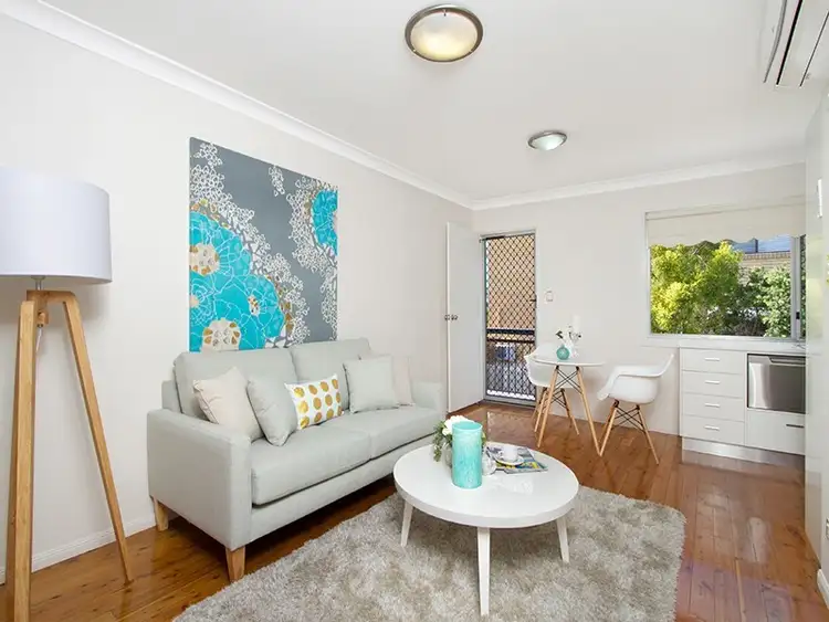 Sixth view of Homely unit listing, 2/33 Derby Street, Coorparoo QLD 4151