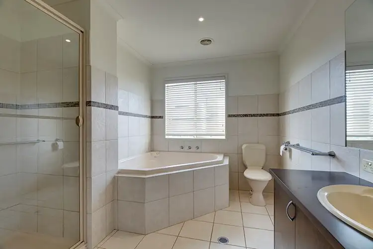 Sixth view of Homely house listing, 4 Grandeur Place, East Albury NSW 2640