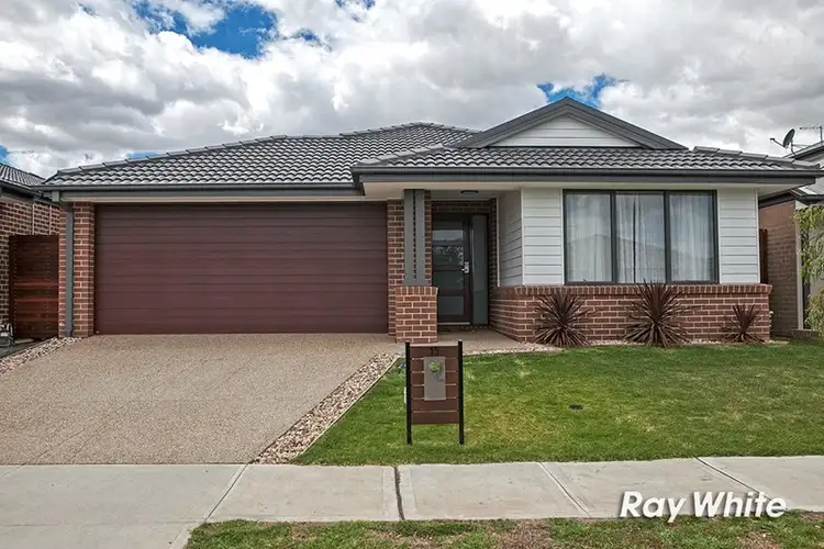 15 Statham View, Cranbourne West VIC 3977