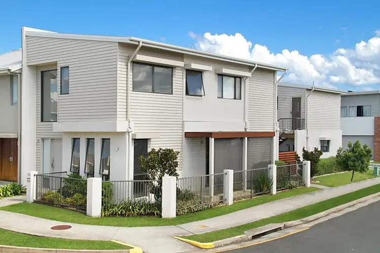 35 South Bay Drive, Varsity Lakes QLD 4227