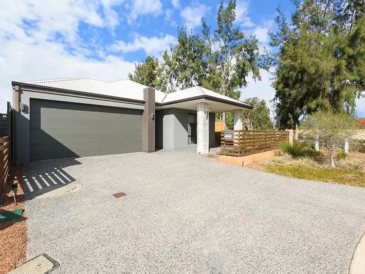 Second view of Homely house listing, 8 Seine Mews, Champion Lakes WA 6111