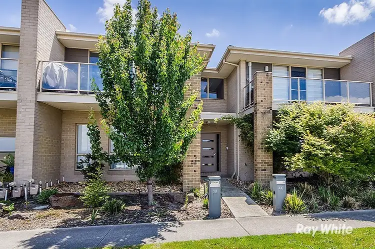 38 Aleppo Place, Cranbourne VIC 3977