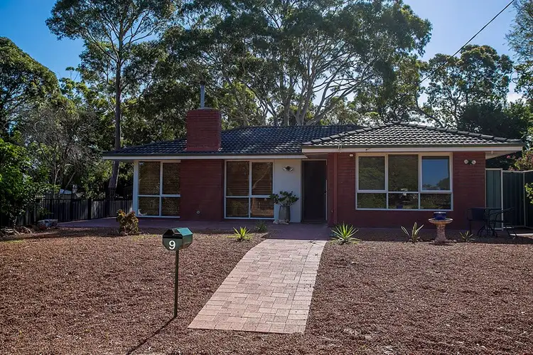 9 Crestview Crescent, Kalamunda WA 6076