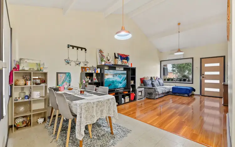 6 Orlando Street, Rosemeadow NSW 2560
