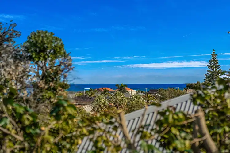 Second view of Homely house listing, 10 Lindfield Retreat, Kallaroo WA 6025
