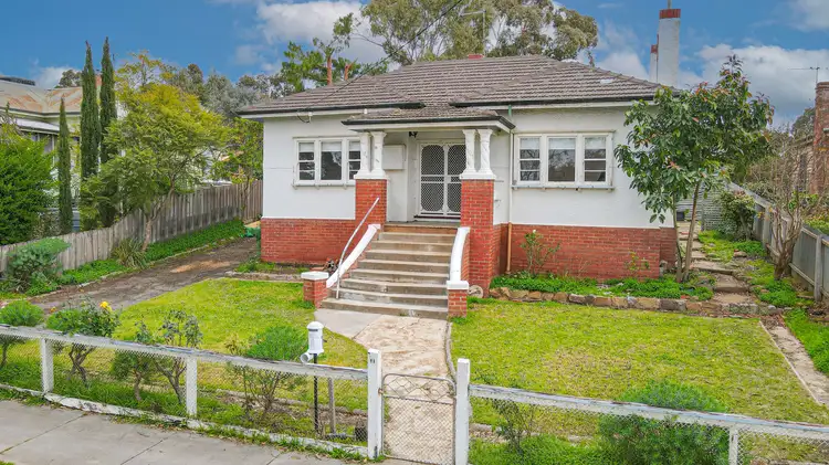 11 Truscott Street