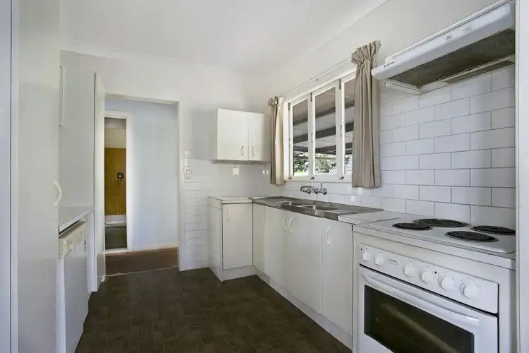 Fifth view of Homely house listing, 2 Effingham Street, Tarragindi QLD 4121