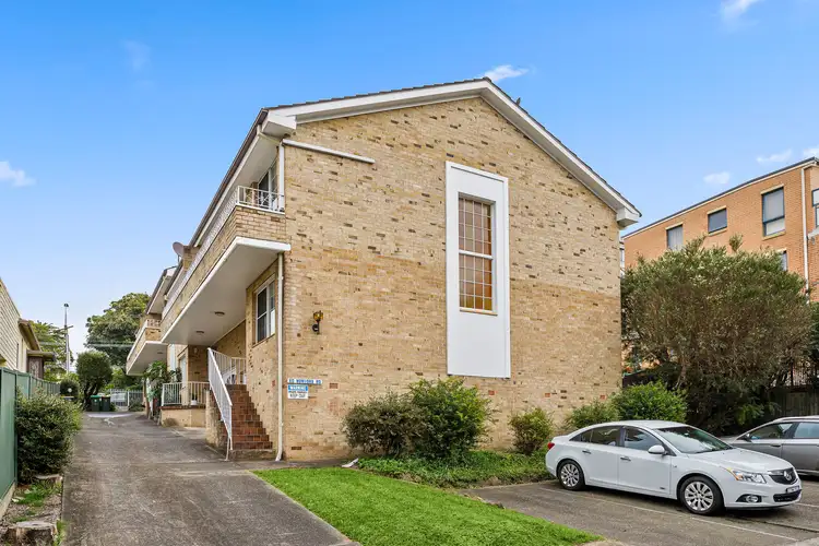 4/60 Woniora Road, Hurstville NSW 2220