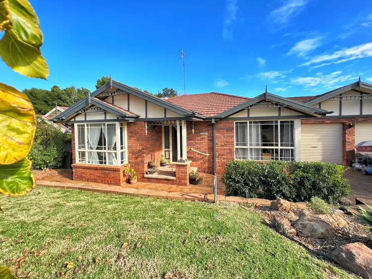 8 Glengowrie Close, Parkes NSW 2870