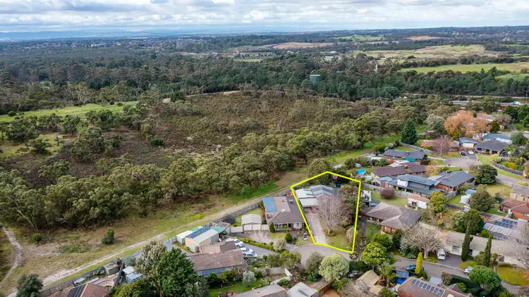 Second view of Homely house listing, 5 Lanena Court, Frankston VIC 3199