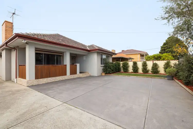 1/10 Bangerang Avenue, Sunshine North VIC 3020