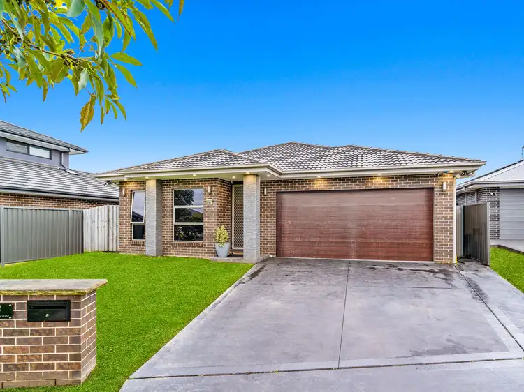 83 Easton Avenue, Spring Farm NSW 2570